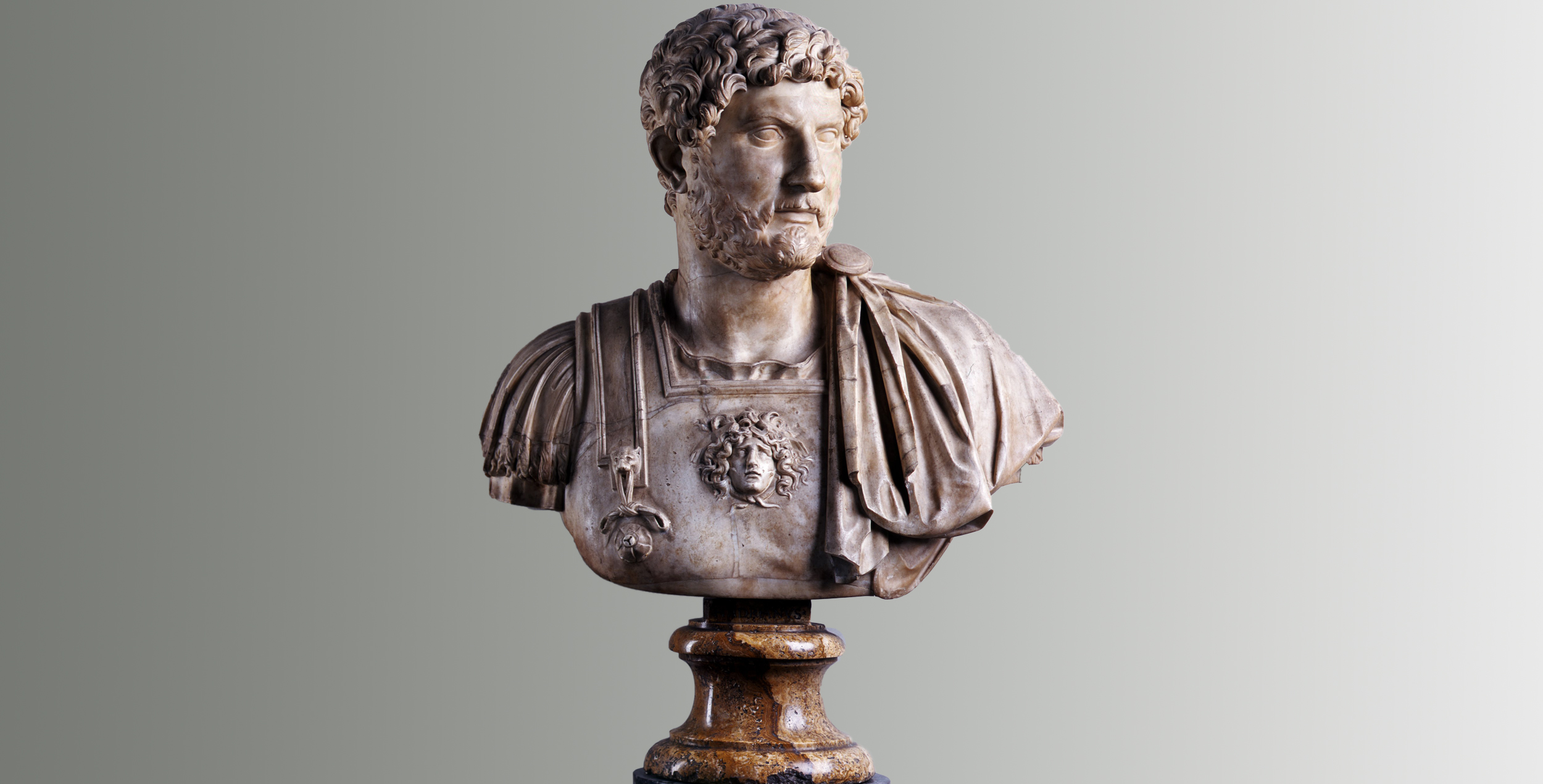Figura Femminile Che Funge Da Colonna