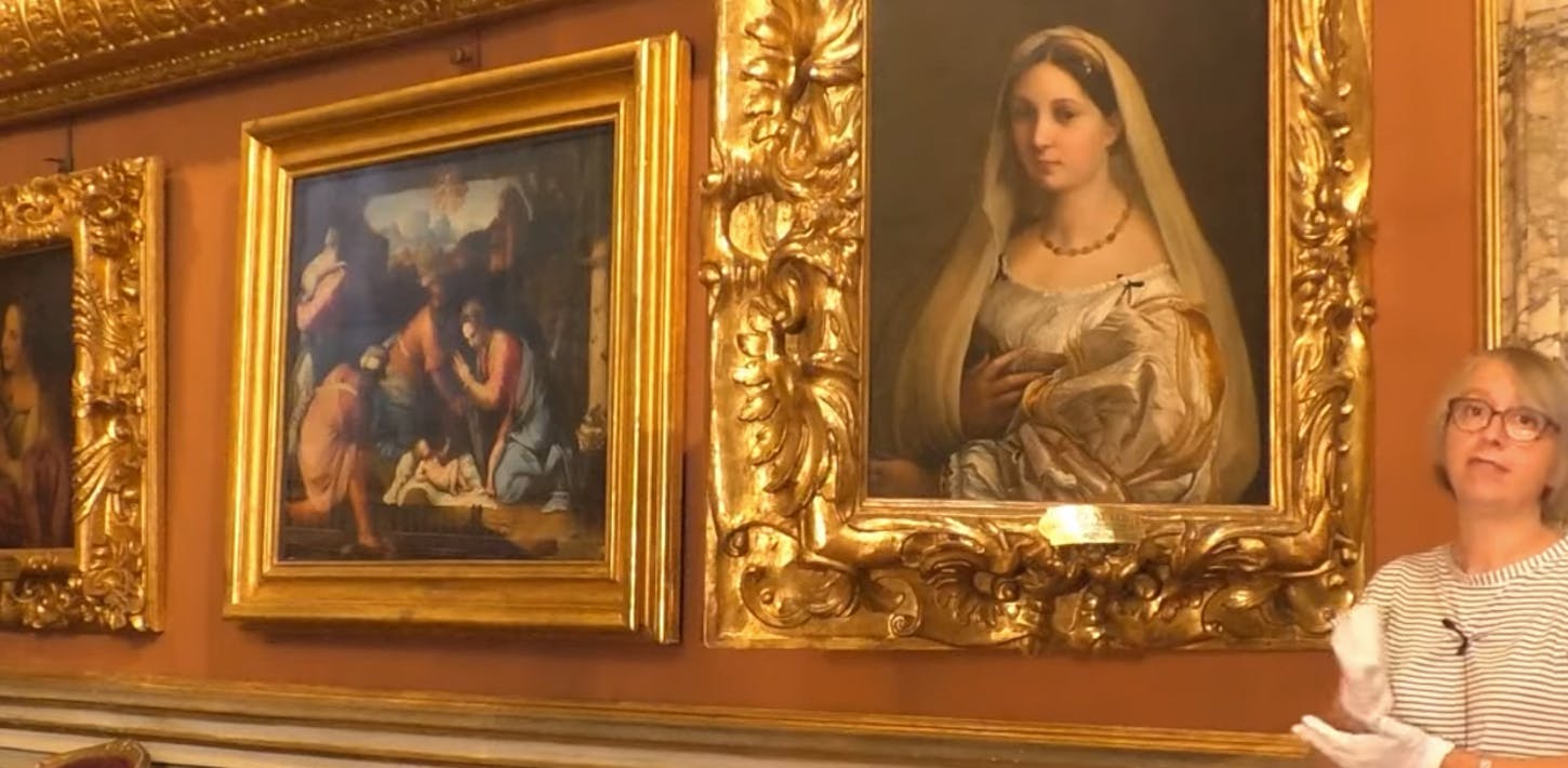 The Woman with a Veil by Raphael and the “bilicatura”