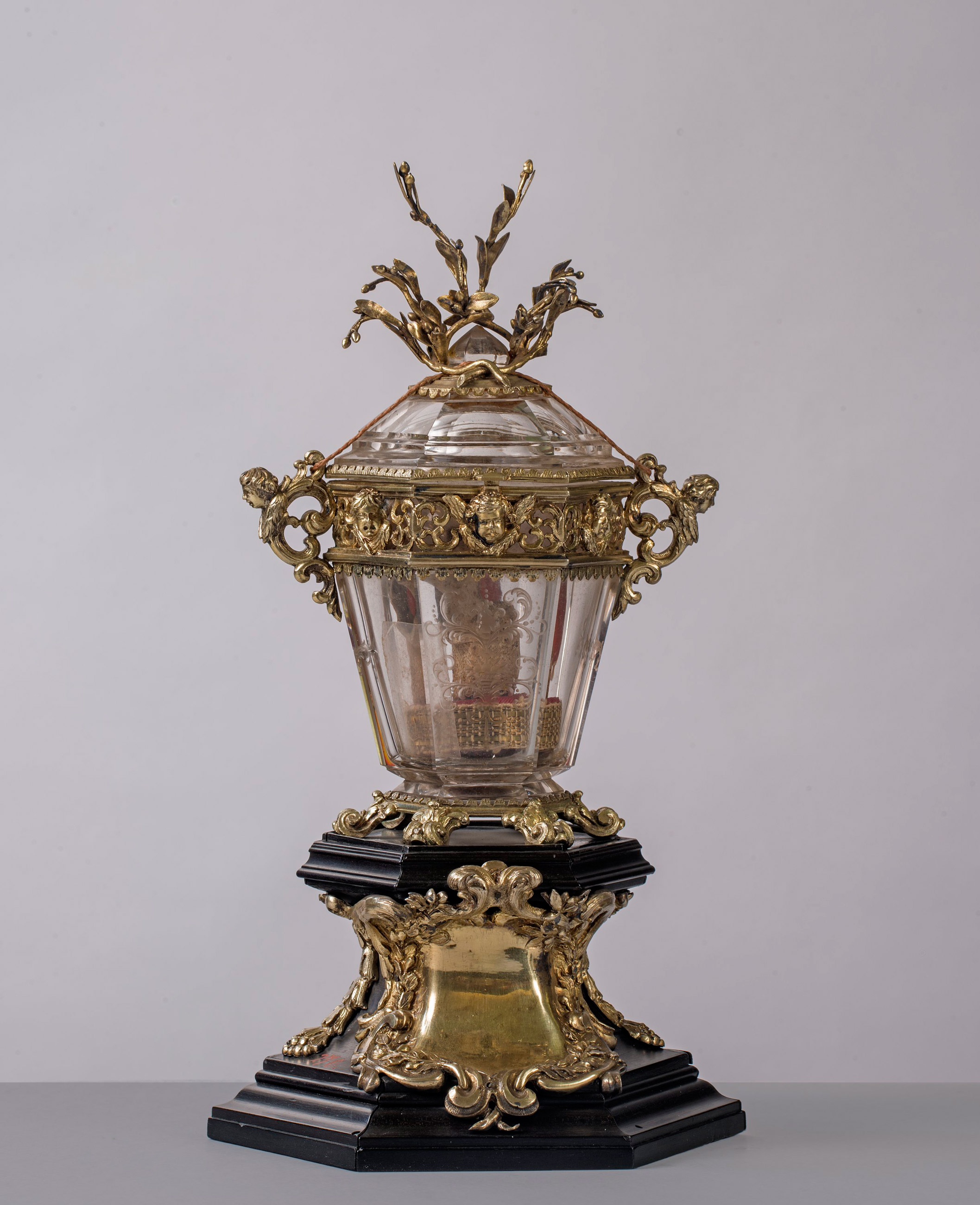 Sacri Splendori Il Tesoro Della Cappella Delle Reliquie In Palazzo 