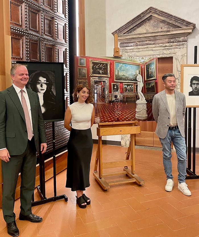 Cresce la collezione degli Autoritratti agli Uffizi, con la donazione di tre scatti di artisti contemporanei